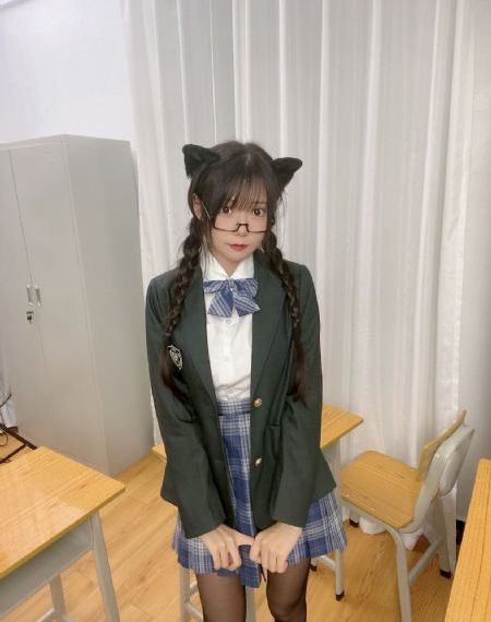 胸部丰满的妈妈